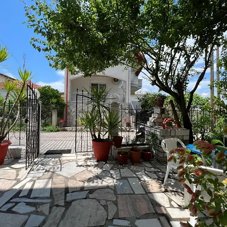 Eleni - Town Apart-hotel *